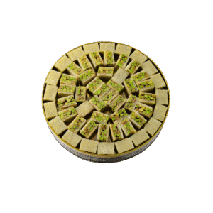 Weiße Balloreyah – orientalische Süßigkeit aus feinen Teigfäden und Nüssen